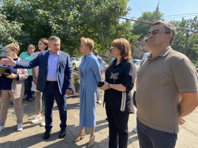 В Куйбышевском районе решится проблема покоса травы, благоустройства дворов и горячего водоснабжения