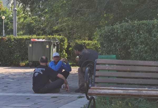 В блогах: как выгнать алкашей из сквера между &laquo;ЦУМ Самара&raquo; и губернским рынком? 