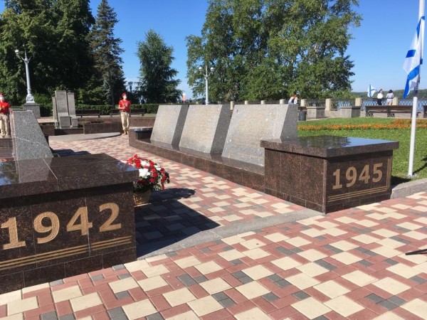 В Самаре в День ВМФ почтили память куйбышевских моряков 