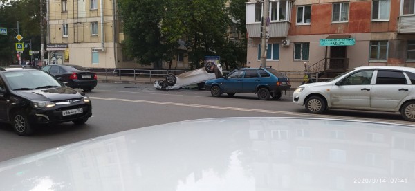 В Самаре на ул. Авроры произошло ДТП с "перевёртышем"