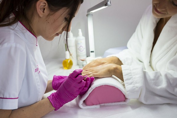 Красотой сыт не будешь: в сентябре в России закрылось более 10 процентов бьюти-заведений Красотой сыт не будешь: в сентябре в России закрылось более 10 процентов бьюти-заведений