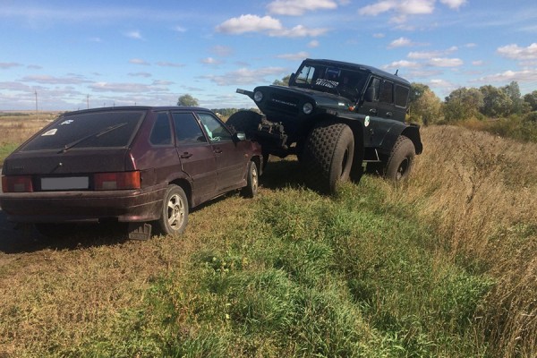 В Самарской области вездеход врезался в &laquo;четырнадцатую&raquo;: есть пострадавшие 