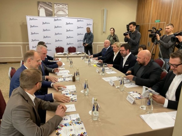 Гудбай, Самара: &laquo;Корпорацию Кошелев&raquo; приветствовали в Ульяновске 