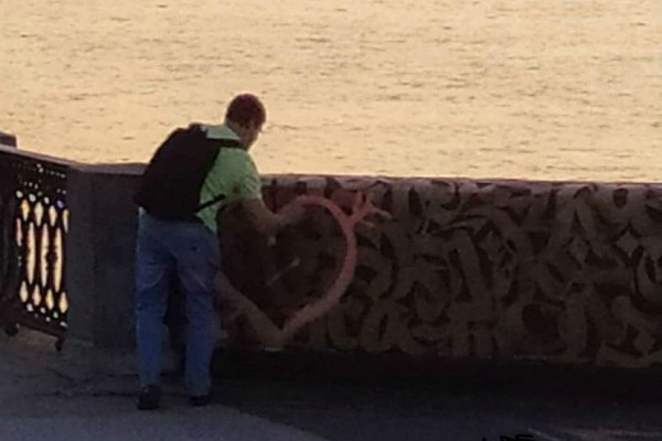 В Самаре восстановили испорченный вандалом мурал Покраса Лампаса 