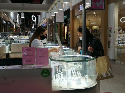 Зашел в магазин – надень маску: в Самаре усилен контроль за соблюдением санитарно-эпидемиологического режима в торговых объектах Зашел в магазин – надень маску: в Самаре усилен контроль за соблюдением санитарно-эпидемиологического режима в торговых объектах