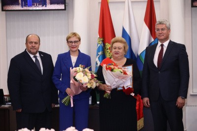 Директору Самарского булочно-кондитерского комбината Лидии Ерошиной присвоено звание Почетного гражданина города Директору Самарского булочно-кондитерского комбината Лидии Ерошиной присвоено звание Почетного гражданина города