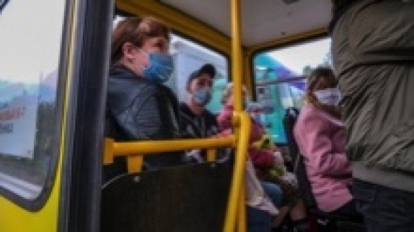 В Самаре запретили входить в транспорт без маски