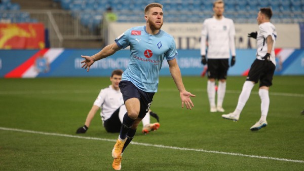 &laquo;Крылья Советов&raquo; разгромили &laquo;Шинник&raquo; и вышли на первое место в ФНЛ 