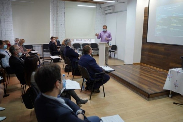 В Самаре презентовали идеи по развитию экономики В Самаре презентовали идеи по развитию экономики