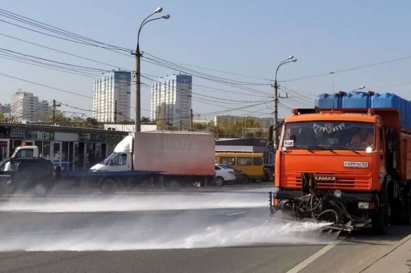 В Самаре дезинфекция хлорсодержащими растворами проводится ежедневно В Самаре дезинфекция хлорсодержащими растворами проводится ежедневно