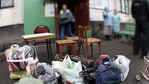 &laquo;Война за недвижимость&raquo;: ветерана ВОВ из Самарской области внучка выселяет жить на помойку