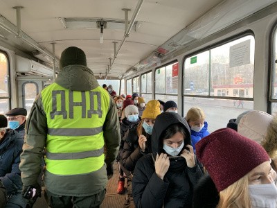 На выход &ndash; для составления протокола: в Самаре  в отношении нарушителей масочного режима в общественном транспорте оформлено уже 70 административных материалов 