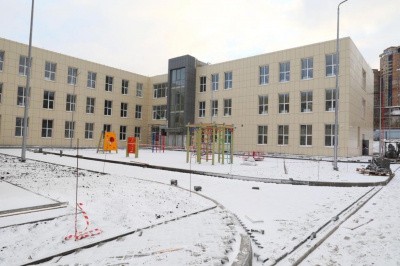 Елена Лапушкина проверила строительство школы на Пятой просеке