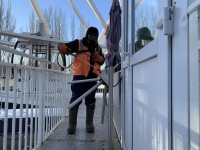 Снизить риск инфицирования: в Самаре продолжается санитарная обработка объектов, находящихся на общественных территориях