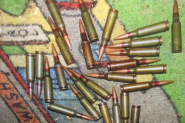 В Самаре в заброшенном доме нашли схрон с патронами 