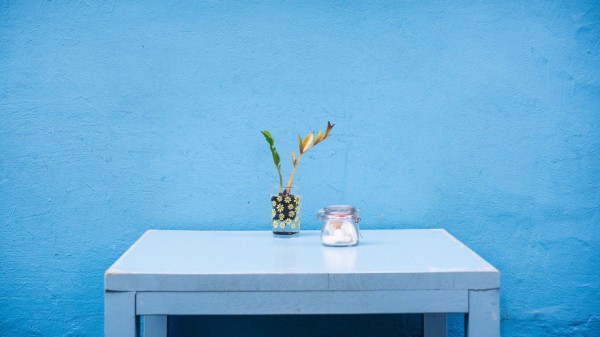 Что нельзя оставлять на столе: 6 вещей, которые принесут несчастье