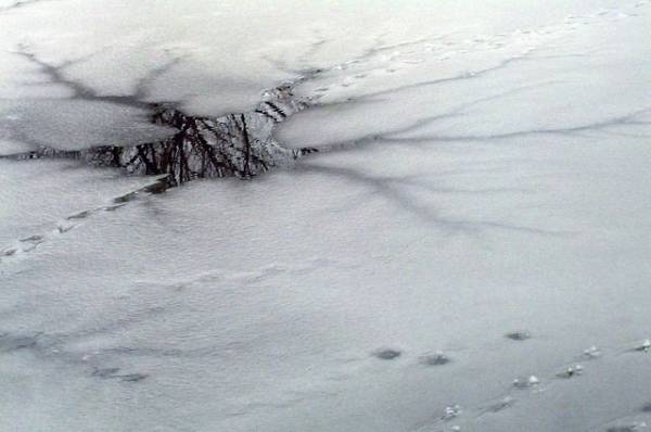 В МЧС просят не выходить на тонкий лед