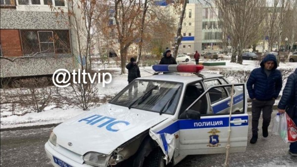 Появилось видео угона автомобиля ДПС в Тольятти 