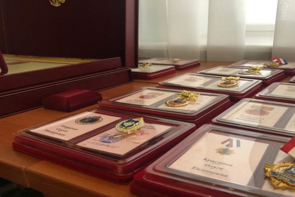  Самарский губернатор вручил госнаграды заслуженным жителям региона  