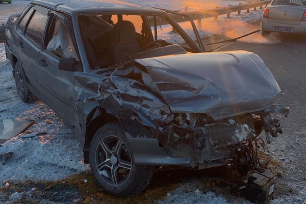 В Самаре автомобилистка на иномарке врезалась в ВАЗ 