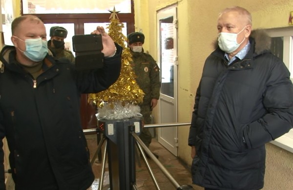 Командующий ЦВО грозит уголовным делом, а начальник санатория жалуется в Администрацию Президента 