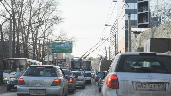 Самара оказалась скована огромными 10-балльными пробками