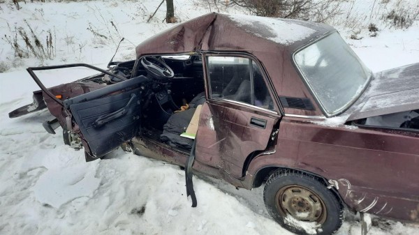 Пенсионер на &laquo;семерке&raquo; погиб после столкновения с КамАЗом под Кинелем 