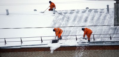 В Самаре усилен контроль за очисткой кровель от наледи В Самаре усилен контроль за очисткой кровель от наледи