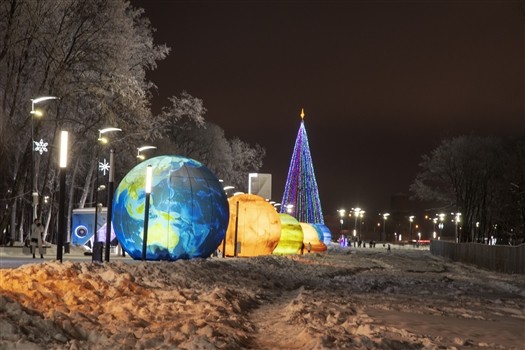 
Директор Московского планетария поделился впечатлениями о космическом новогоднем оформлении Самары
