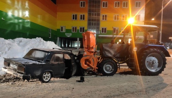 В Самаре двое парней на &laquo;семерке&raquo; попали под встречный трактор 