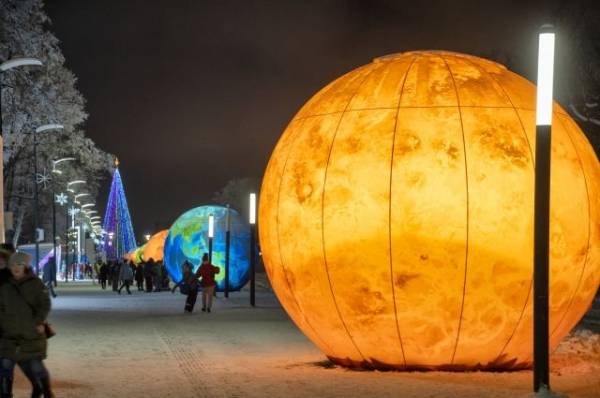 Директор Московского планетария отметил космический новогодний декор Самары