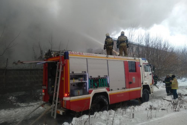   В Самаре при пожаре на заводе погиб один человек 
