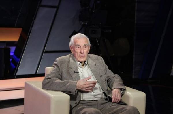 Губернатор поздравил с юбилеем профессора Евгения Молевича