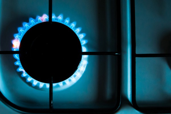 В Самаре мужчина, женщина и ребенок отравились газом на Гагарина В Самаре мужчина, женщина и ребенок отравились газом на Гагарина