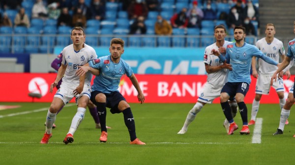 &laquo;Крылья Советов&raquo; обыграли &laquo;Динамо&raquo; со счетом 2:0 в матче Кубка России по футболу 