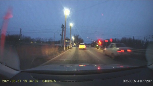 В Самарской области полицейские расстреляли машину пьяного нарушителя 