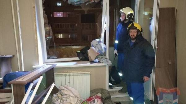 В Самаре в многоэтажном доме на улице Дыбенко, 118 произошел взрыв газа В Самаре в многоэтажном доме на улице Дыбенко, 118 произошел взрыв газа