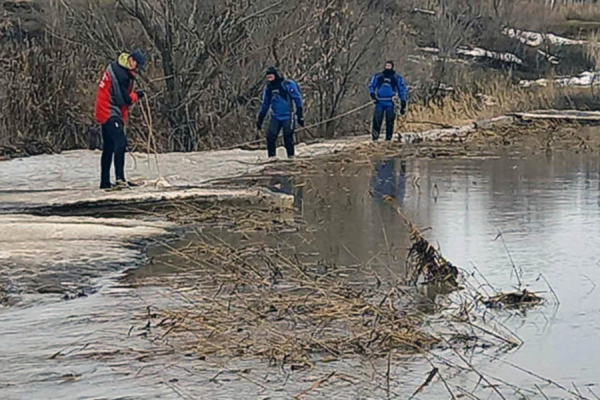 Не дошел 100 метров: в Самарской области мужчина погиб, пытаясь пройти через затопленную плотину 