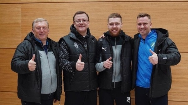 Губернатор Самарской области встретился с волонтерами на игре &laquo;Крыльев Советов&raquo; с &laquo;Динамо&raquo;