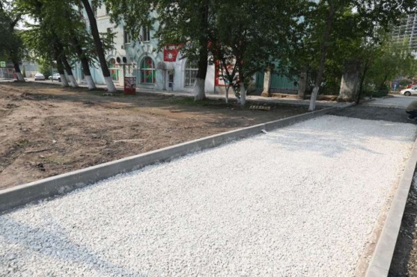 На пр. Кирова от ул. Победы до Заводского шоссе в Самаре снимают верхний слой дороги