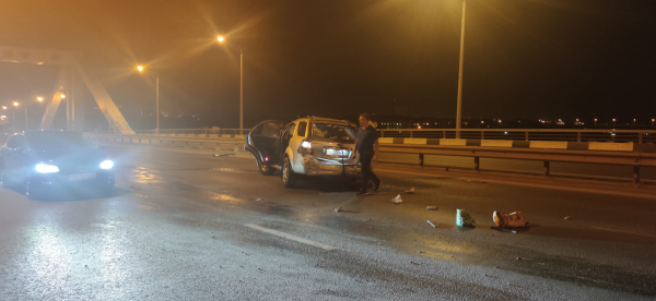 В ночном ДТП на Фрунзенском мосту в Самаре столкнулись три машины