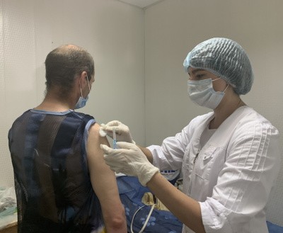 Привиться, не посещая медицинское учреждение:  сотрудники транспортной сферы продолжают вакцинироваться на базе своего предприятия