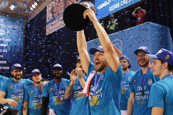 "Самара" празднует чемпионство в баскетбольной Суперлиге "Самара" празднует чемпионство в баскетбольной Суперлиге