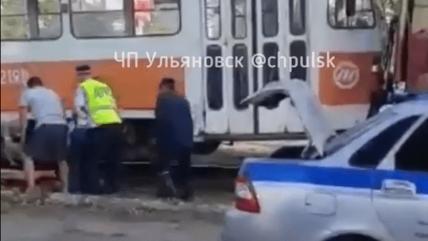 &laquo;Косил траву, а скосило ноги&raquo;: появились подробности жуткого инцидента с пешеходом и трамваем на Московском шоссе