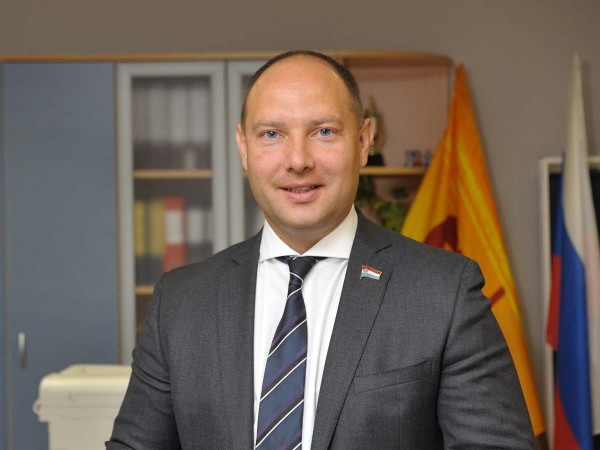 Эсер Маряхин попытается попасть в Госдуму Эсер Маряхин попытается попасть в Госдуму