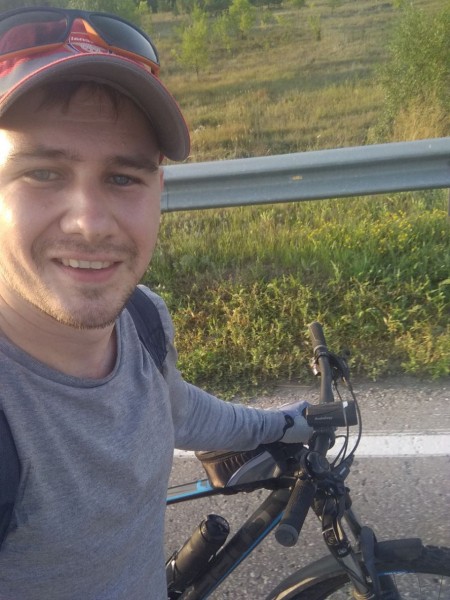 &laquo;А вам слабо?&raquo;: самарский футбольный блогер поехал на велосипеде в Казань, чтобы поддержать &laquo;Крылья&raquo; 