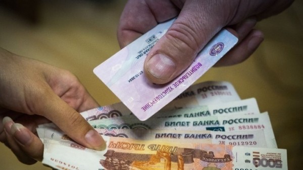 &ldquo;Плати, иначе не поедем&rdquo;: как на вас наживаются самарские автошколы