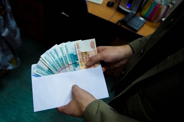 В Самаре инспектора ДПС подозревают в вымогательстве 40 тысяч рублей 