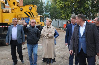 Глава Самары Елена Лапушкина осмотрела территории строящихся детских садов и школы на Пятой просеке