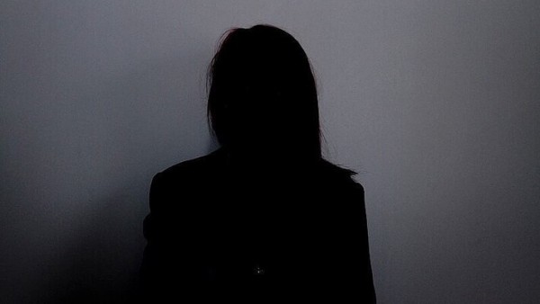 Мать мужчины, подозреваемого в растлении девочек, которого нашли мертвым, дала интервью Мать мужчины, подозреваемого в растлении девочек, которого нашли мертвым, дала интервью